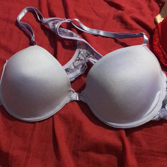 Bras - Picture 4 of 8
